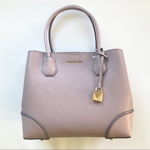 Michael Kors Handbags - SOLD! NWT! Cute Michael Kors Handbag